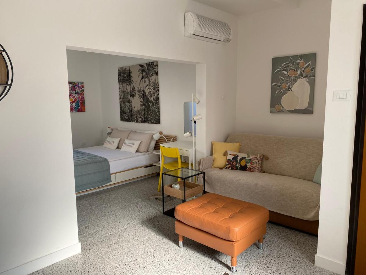 8+8 Appartamento Con Garage Livorno Kültér fotó