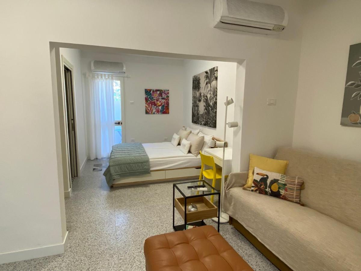 8+8 Appartamento Con Garage Livorno Kültér fotó