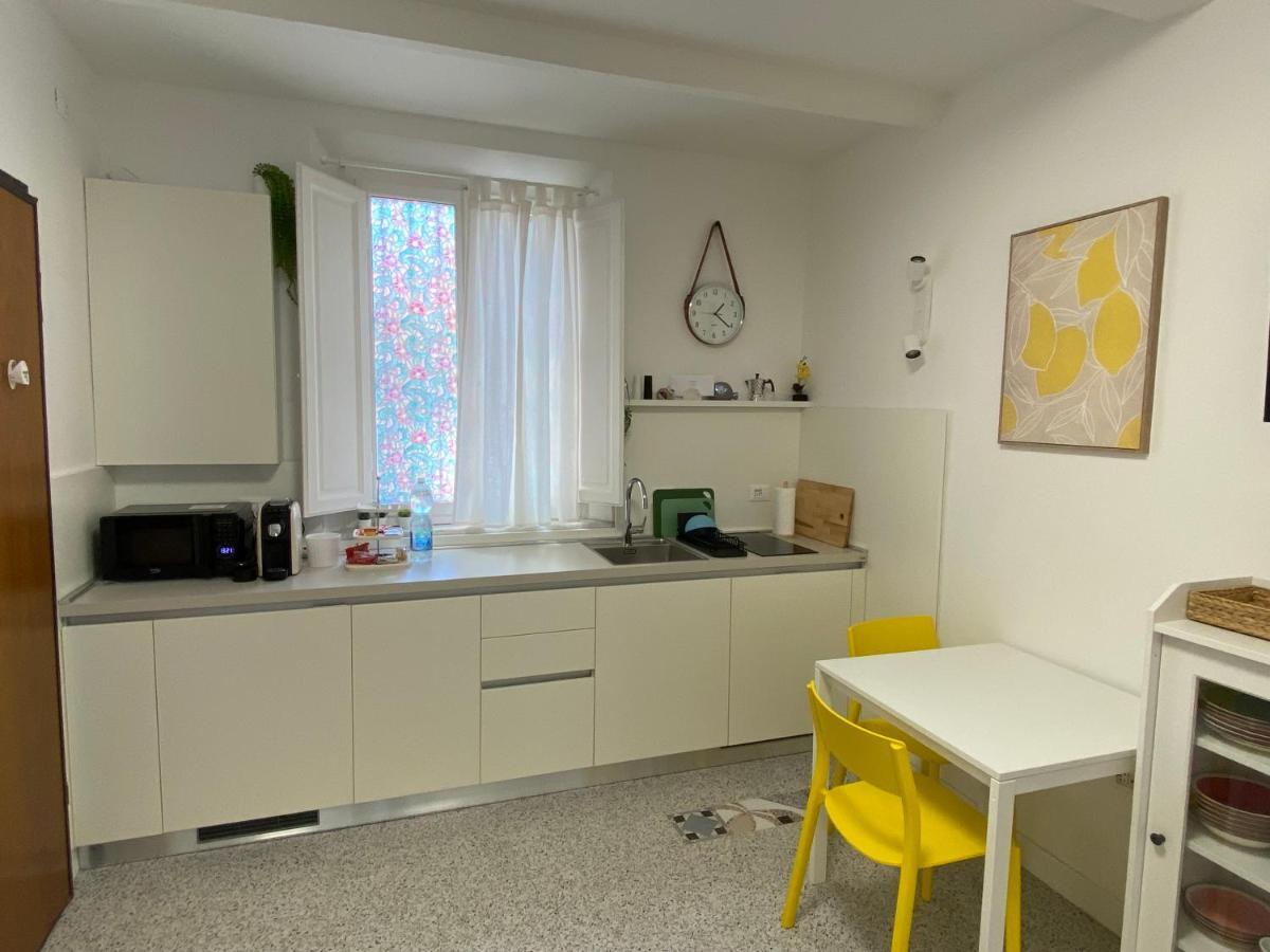 8+8 Appartamento Con Garage Livorno Kültér fotó