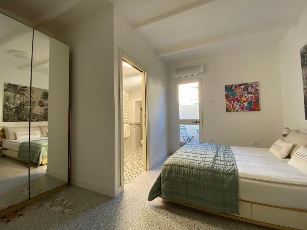 8+8 Appartamento Con Garage Livorno Kültér fotó